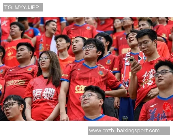 足球周边文化的多元发展与球迷生活的深度融合探讨